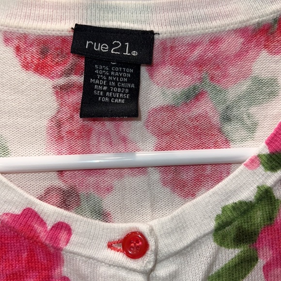 Cute rose crop top - Picture 3 of 6